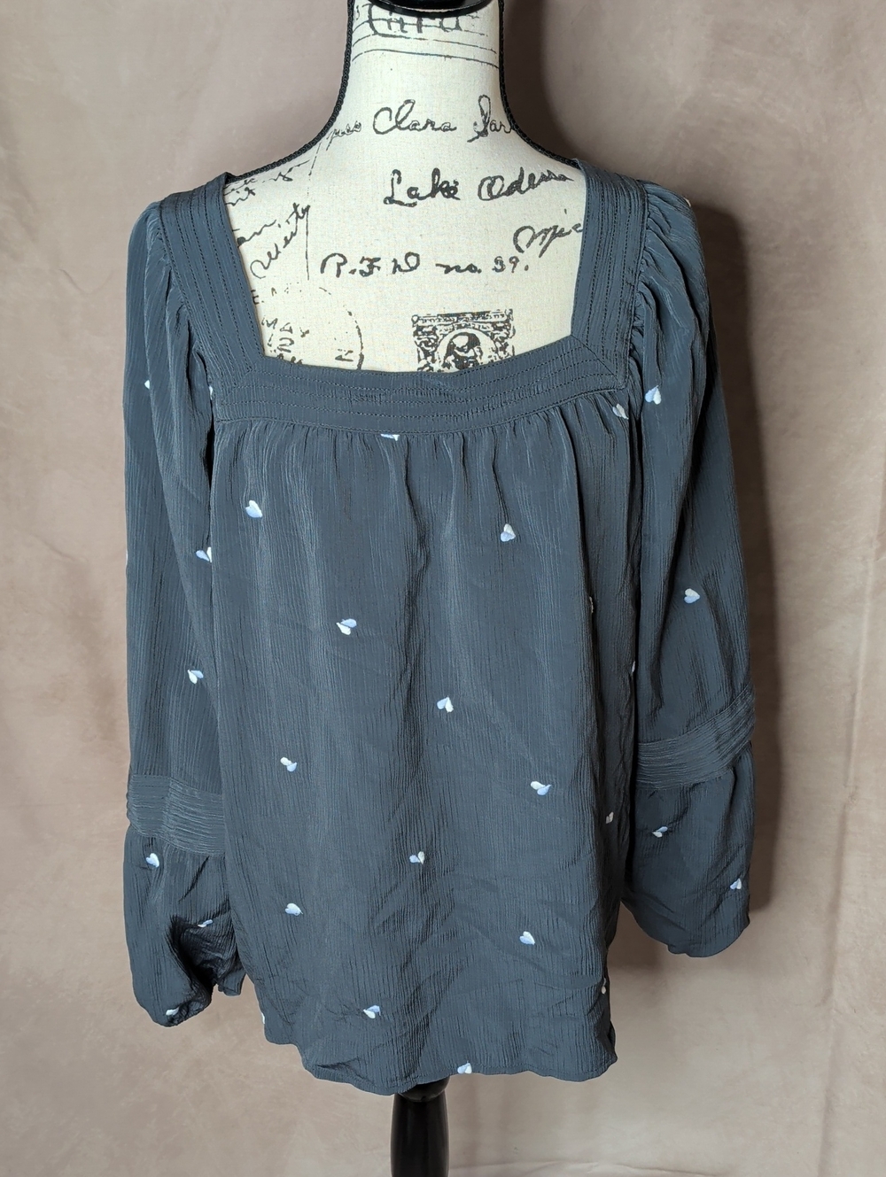 LC Lauren Conrad Long Sleeve Heart Embroidered Peasant Blouse Grey XL NWT